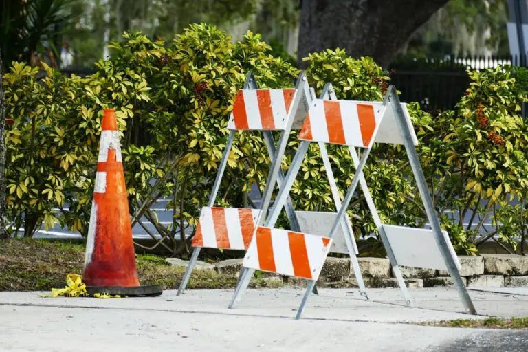 Comment les barrières de chantier contribuent-elles à la gestion du trafic sur les sites ?